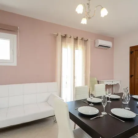 Naxos Luxury Villa *