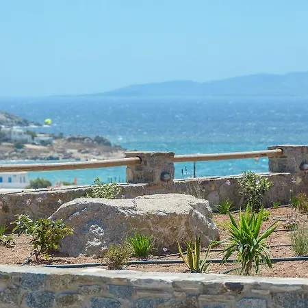 Naxos Luxury