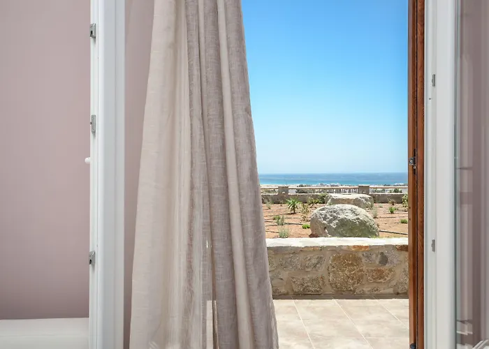 Naxos Luxury