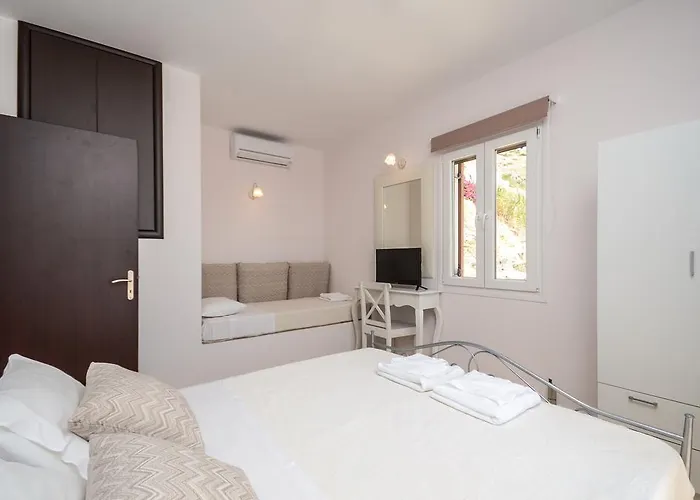 Naxos Luxury Villa *