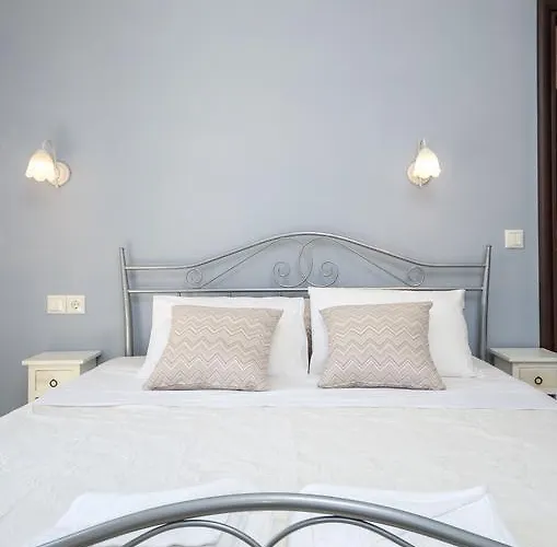 Naxos Luxury * 미크리 비글라