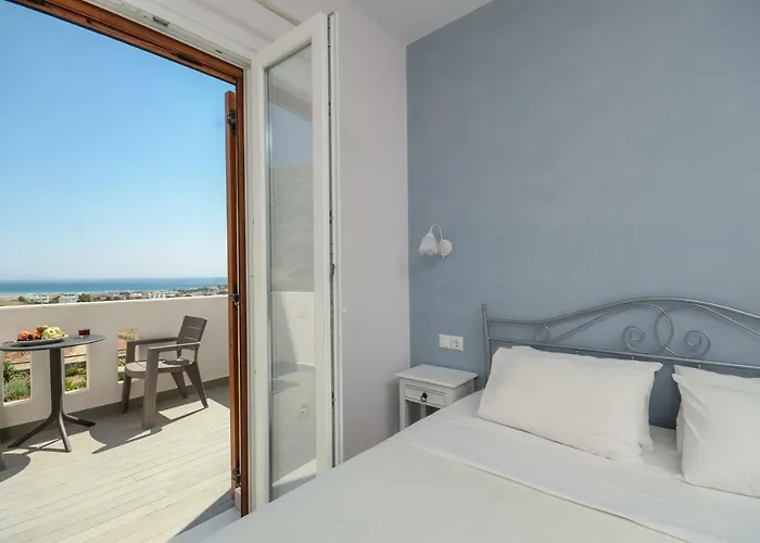 Naxos Luxury * 미크리 비글라